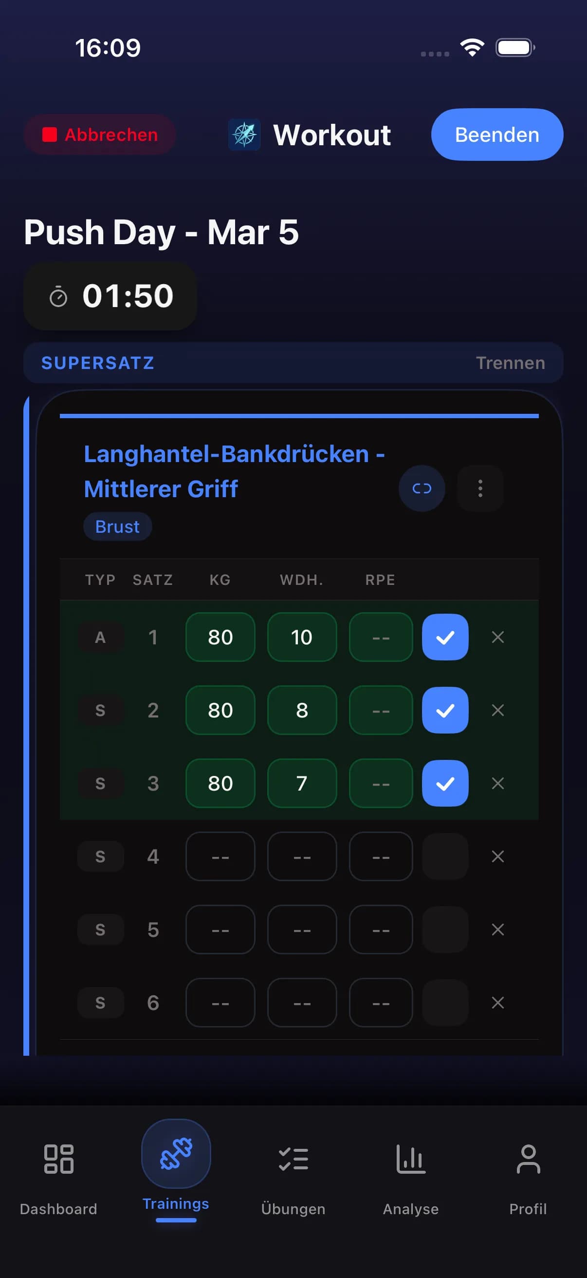 Active workout screen with set logging