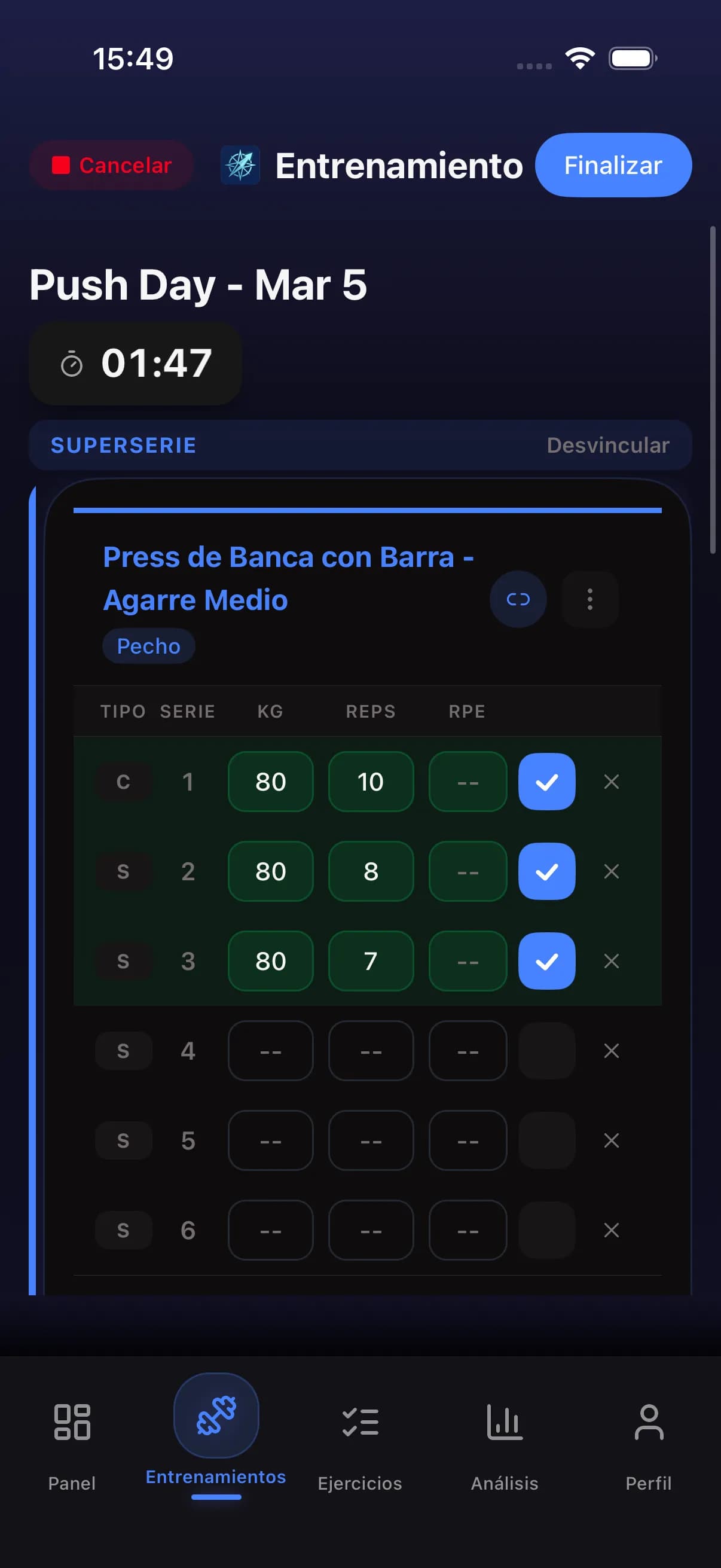 Active workout screen with set logging