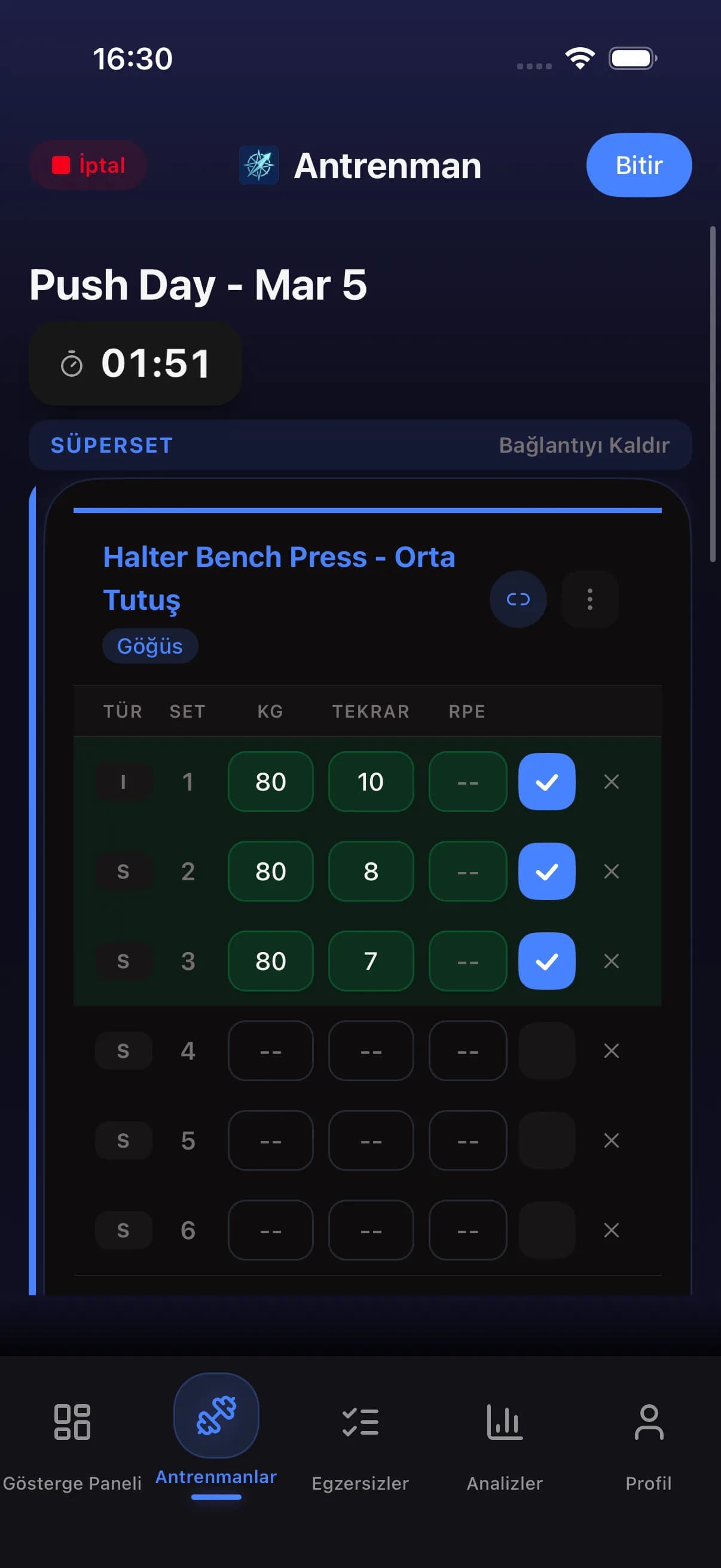 Active workout screen with set logging