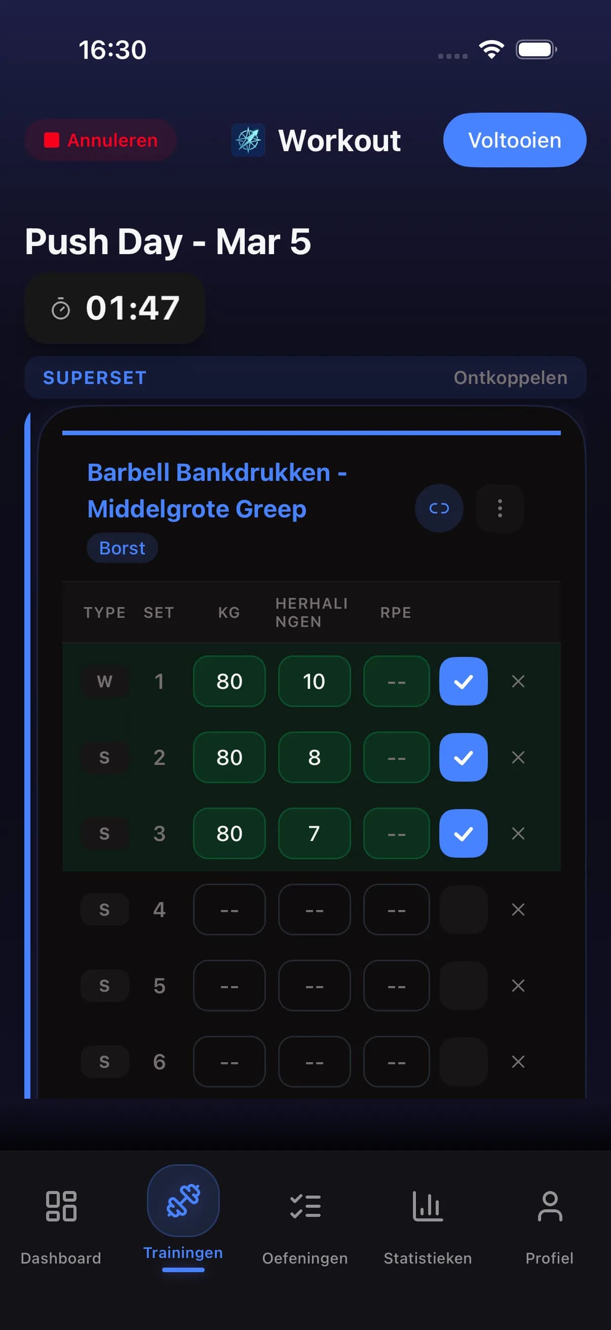 Active workout screen with set logging